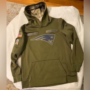 Youth New England Patriots Nike Salute to Service Club Fleece Pullover Hoodie
